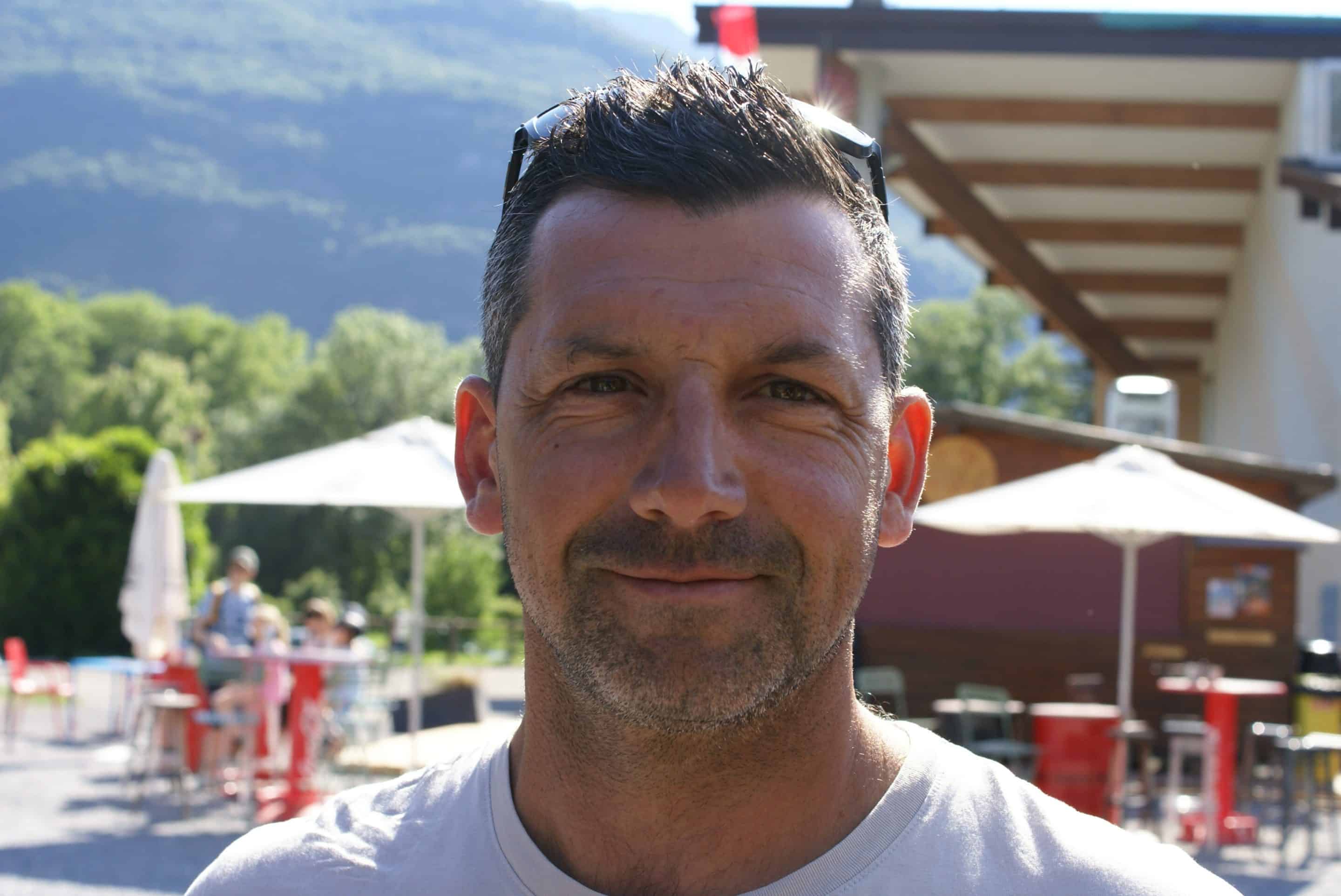 Léo — moniteur parapente Annecy réseaux sociaux